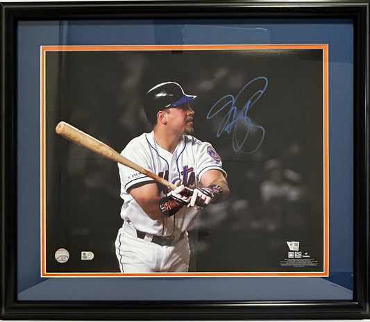NEW YORK METS MIKE PIAZZA SIGNED 16X20 PHOTO 20X24 DOUBLE MATTED AND FRAMED CERTIFIED FANATICS